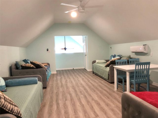 980 Bay Street, Gilchrist, TX 77617