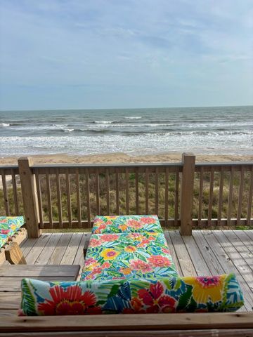 980 Bay Street, Gilchrist, TX 77617