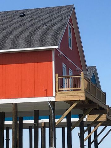 980 Bay Street, Gilchrist, TX 77617