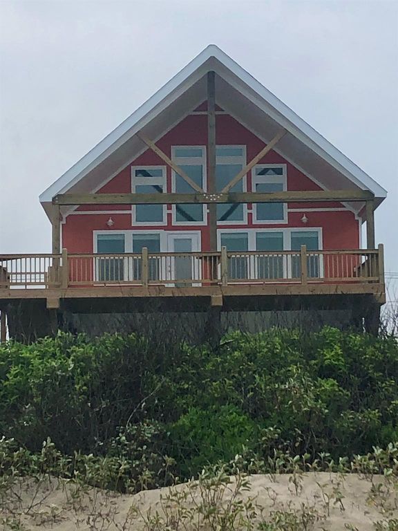 980 Bay Street, Gilchrist, TX 77617