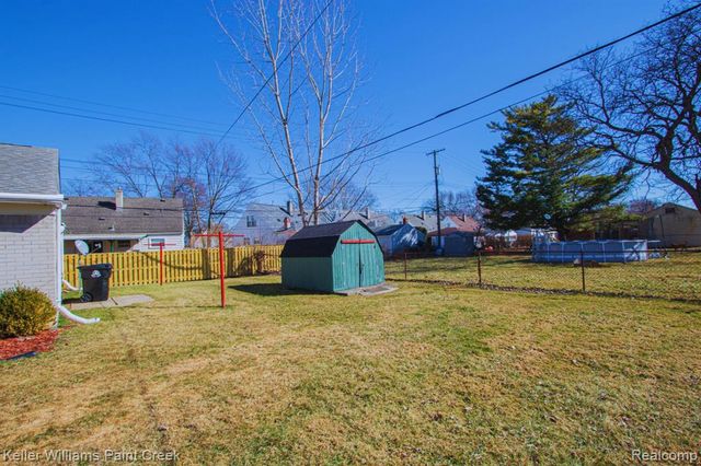 16550 Petrie Street, Roseville, MI 48066