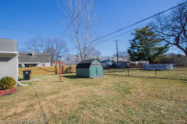 16550 Petrie Street, Roseville, MI 48066