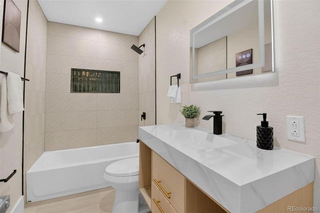 1746 S Cape Street, Denver, CO 80232