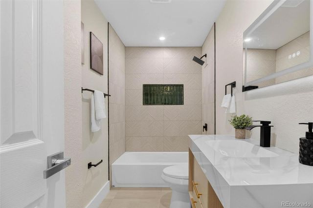 1746 S Cape Street, Denver, CO 80232