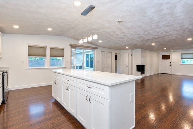 12 Fairfield Ter, Framingham, MA 01701