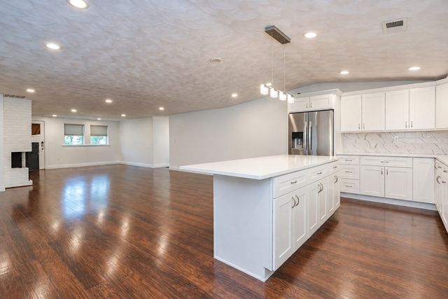 12 Fairfield Ter, Framingham, MA 01701