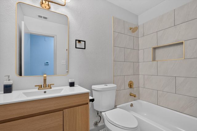 489 Weaver Street, Cedar Hill, TX 75104
