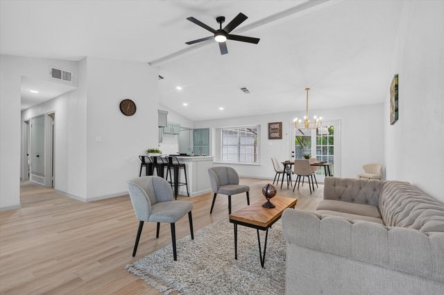 489 Weaver Street, Cedar Hill, TX 75104