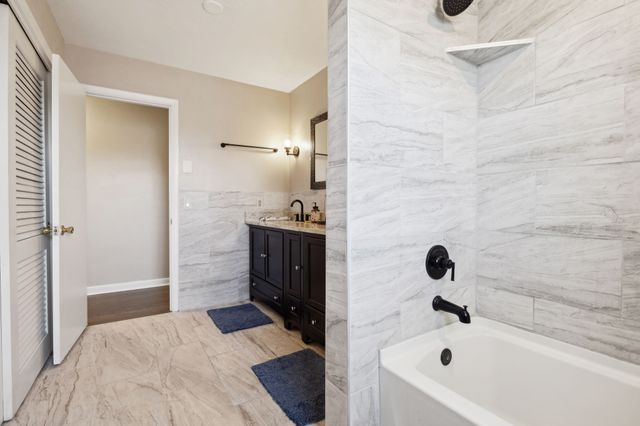 5006 Bonnaside Dr, Hermitage, TN 37076