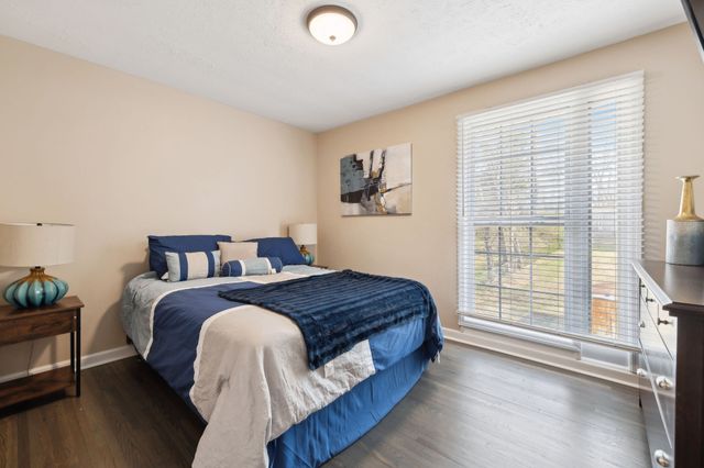 5006 Bonnaside Dr, Hermitage, TN 37076