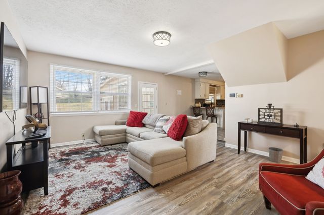 5006 Bonnaside Dr, Hermitage, TN 37076