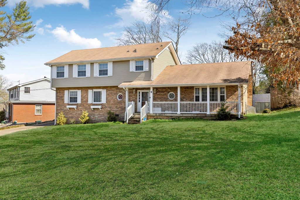 5006 Bonnaside Dr, Hermitage, TN 37076