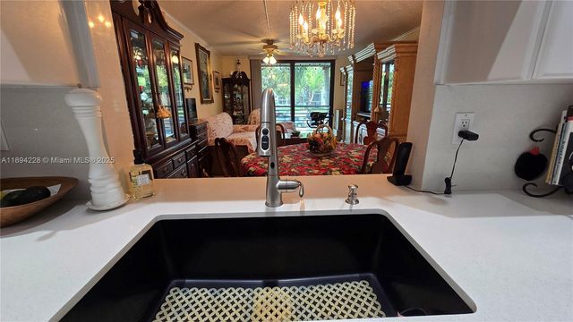 1101 Colony Point Cir 218, Pembroke Pines, FL 33026