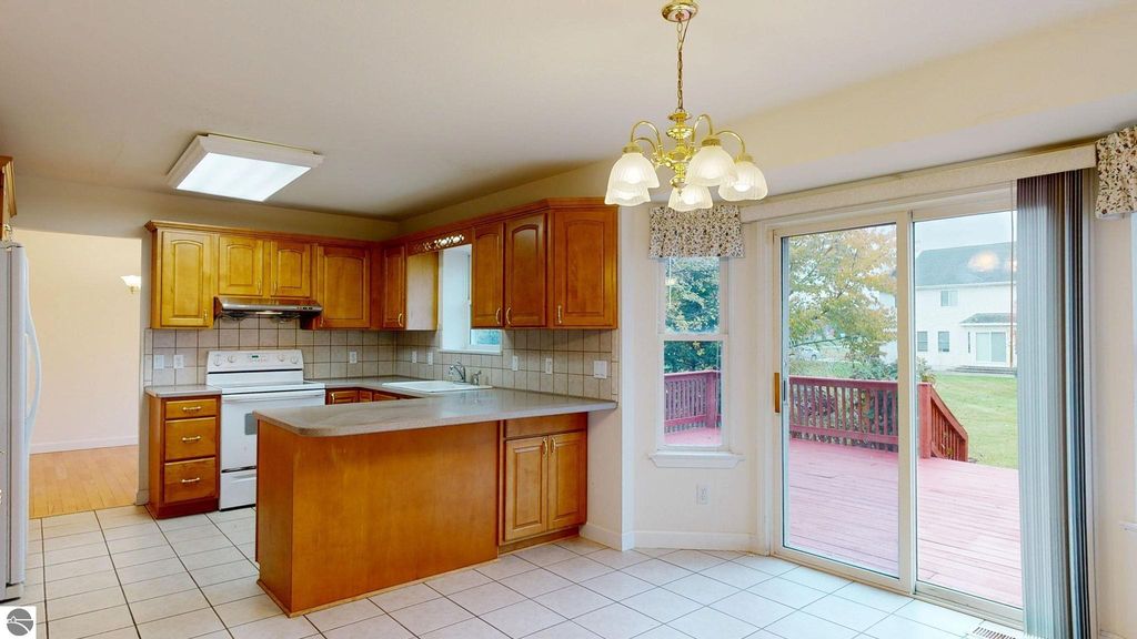 Image 10 of property listing at 1408 Abbey Lane, Mt Pleasant, MI 48858