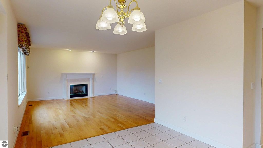 Image 11 of property listing at 1408 Abbey Lane, Mt Pleasant, MI 48858