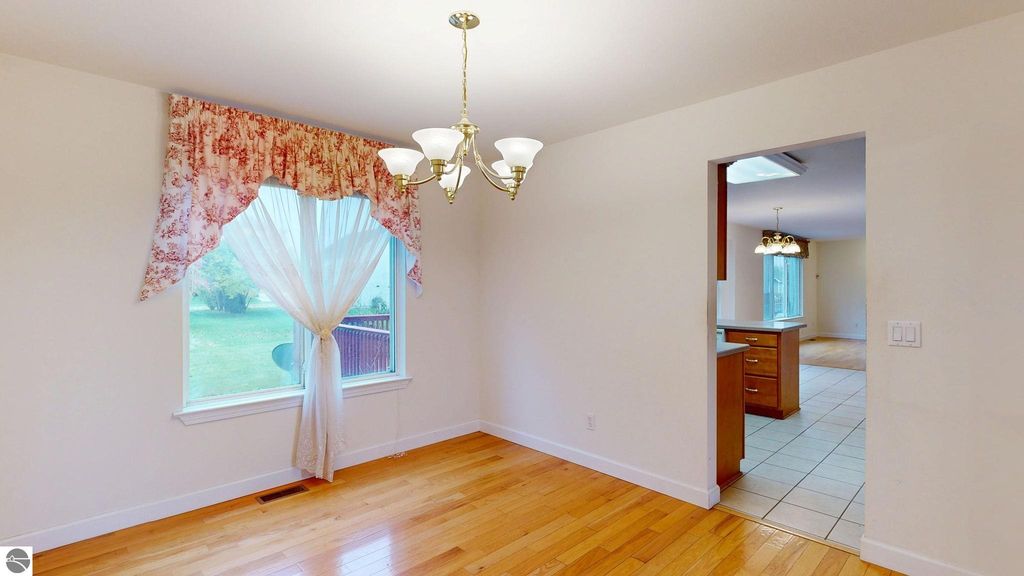 Image 15 of property listing at 1408 Abbey Lane, Mt Pleasant, MI 48858