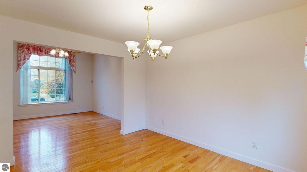 Image 16 of property listing at 1408 Abbey Lane, Mt Pleasant, MI 48858