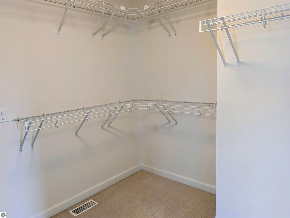 Image 22 of property listing at 1408 Abbey Lane, Mt Pleasant, MI 48858