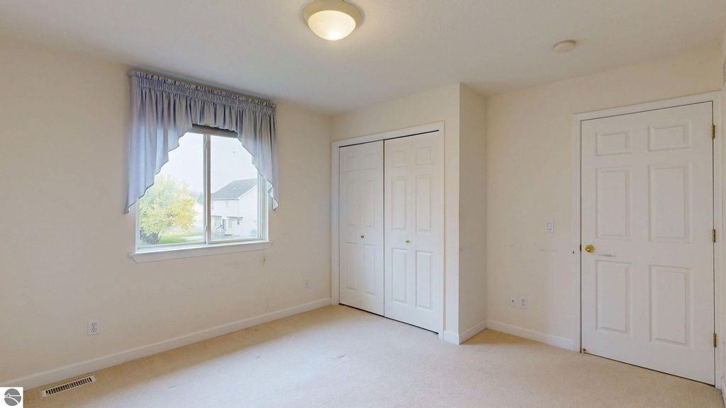 Image 25 of property listing at 1408 Abbey Lane, Mt Pleasant, MI 48858