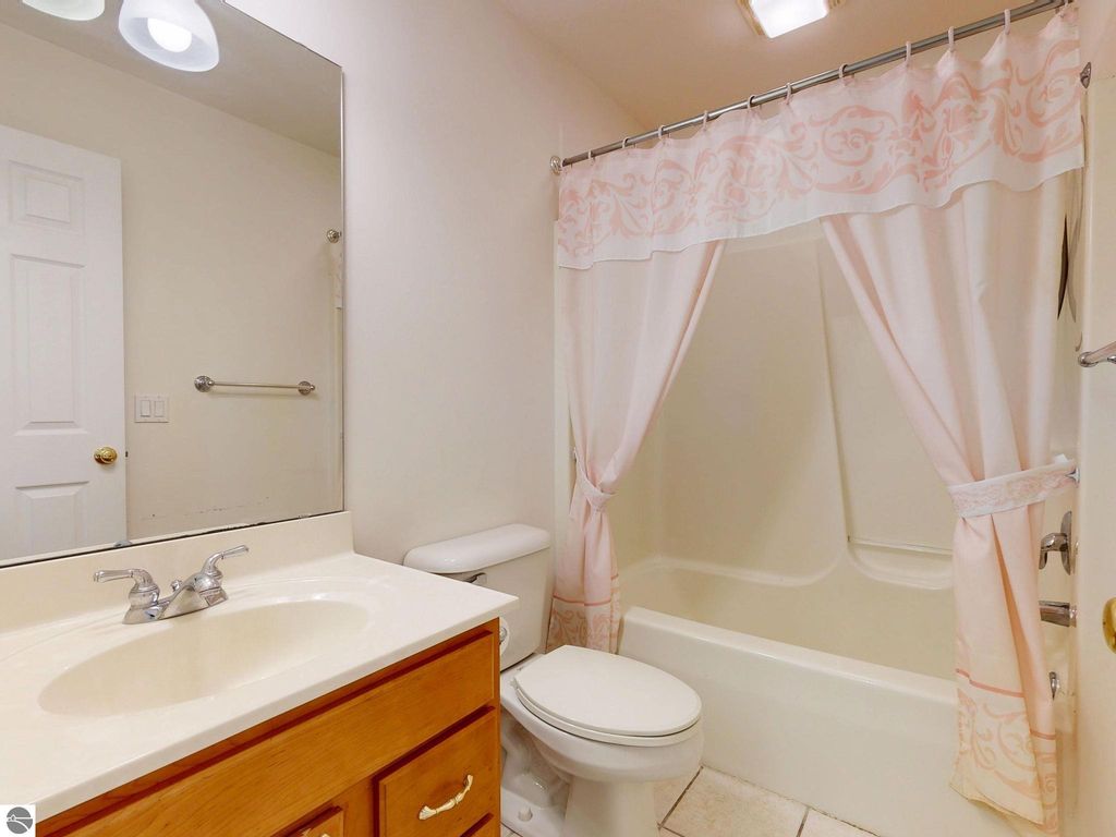 Image 28 of property listing at 1408 Abbey Lane, Mt Pleasant, MI 48858