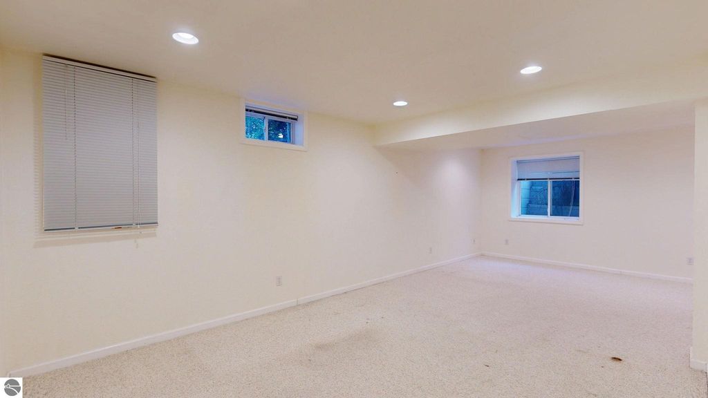 Image 29 of property listing at 1408 Abbey Lane, Mt Pleasant, MI 48858