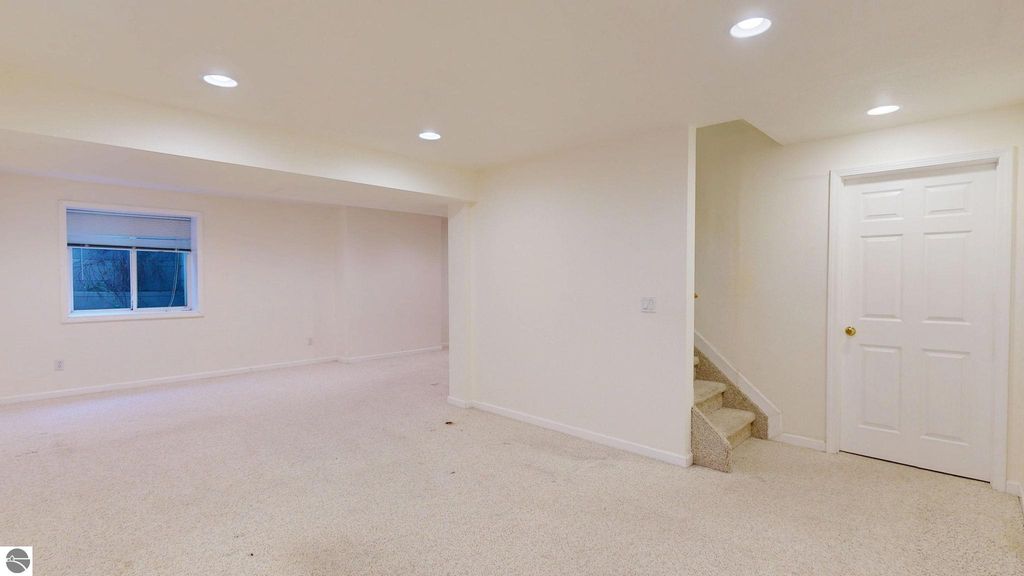 Image 30 of property listing at 1408 Abbey Lane, Mt Pleasant, MI 48858