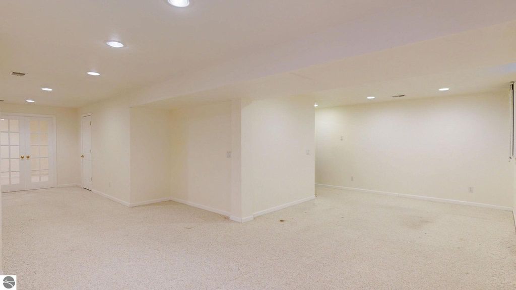 Image 31 of property listing at 1408 Abbey Lane, Mt Pleasant, MI 48858