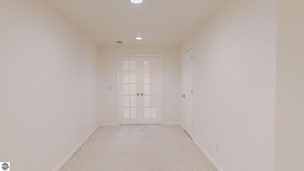 Image 32 of property listing at 1408 Abbey Lane, Mt Pleasant, MI 48858