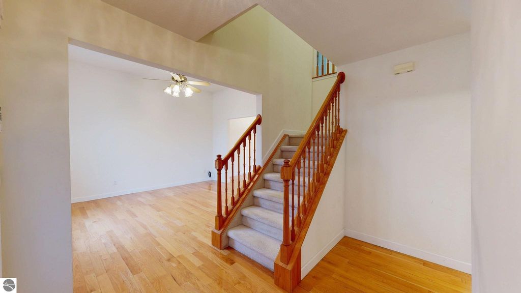 Image 5 of property listing at 1408 Abbey Lane, Mt Pleasant, MI 48858