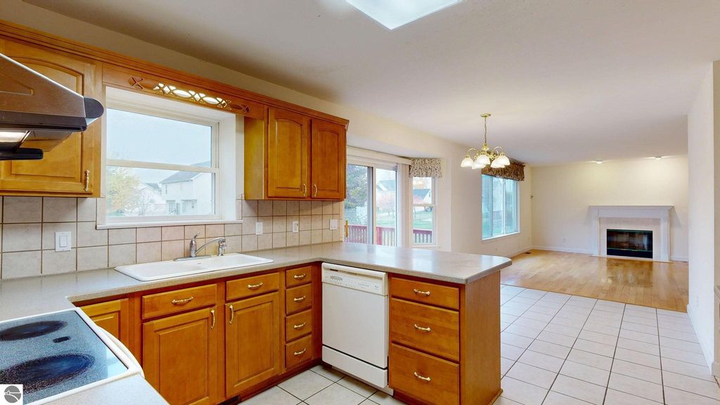 Image 8 of property listing at 1408 Abbey Lane, Mt Pleasant, MI 48858