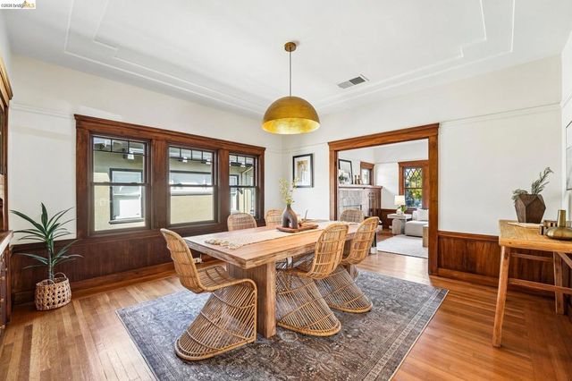 5444 Lawton Ave, Oakland, CA 94618