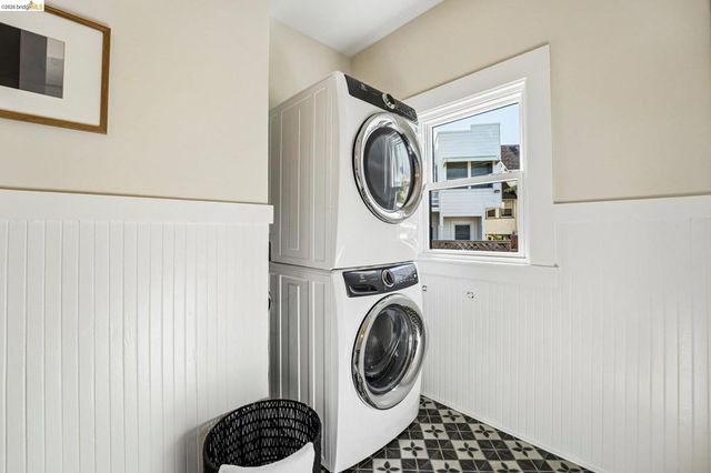 5444 Lawton Ave, Oakland, CA 94618
