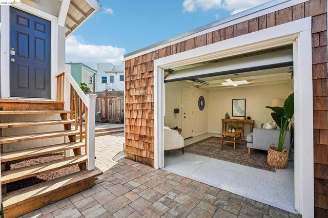 5444 Lawton Ave, Oakland, CA 94618