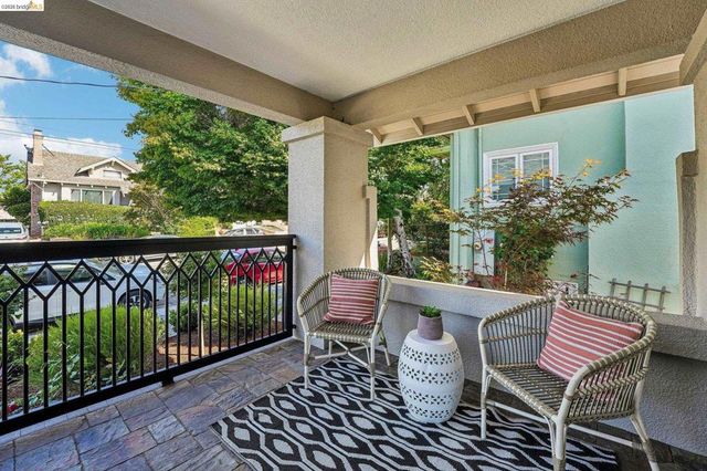 5444 Lawton Ave, Oakland, CA 94618