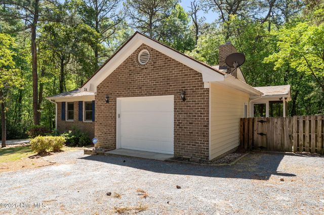 24 Spring Lake Drive, Pinehurst, NC 28374