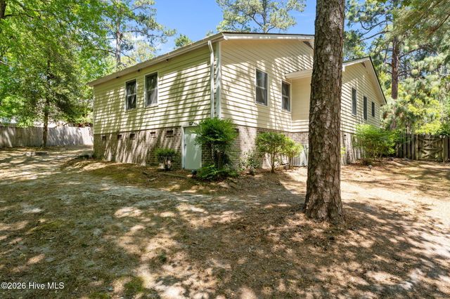 24 Spring Lake Drive, Pinehurst, NC 28374