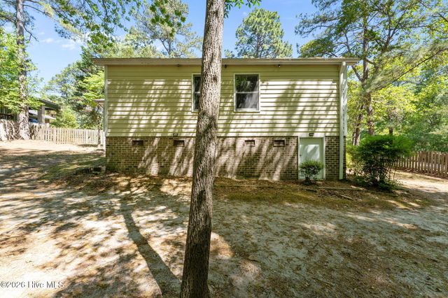 24 Spring Lake Drive, Pinehurst, NC 28374