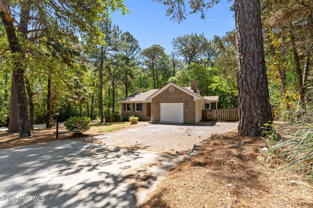 24 Spring Lake Drive, Pinehurst, NC 28374