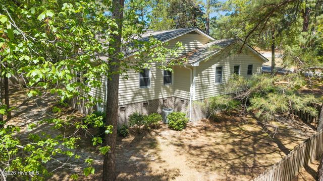 24 Spring Lake Drive, Pinehurst, NC 28374