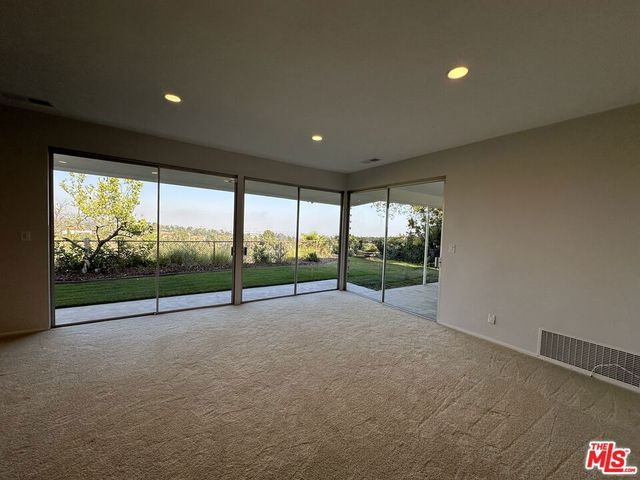 1212 Roberto Lane, Los Angeles, CA 90077