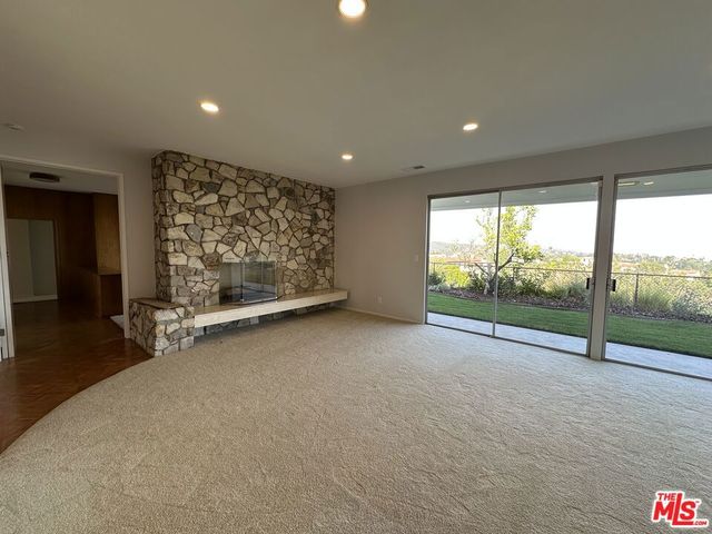 1212 Roberto Lane, Los Angeles, CA 90077