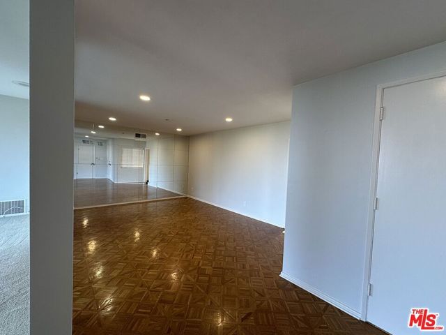 1212 Roberto Lane, Los Angeles, CA 90077