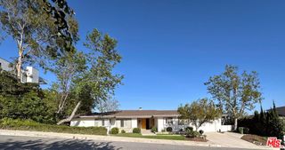 1212 Roberto Lane, Los Angeles, CA 90077