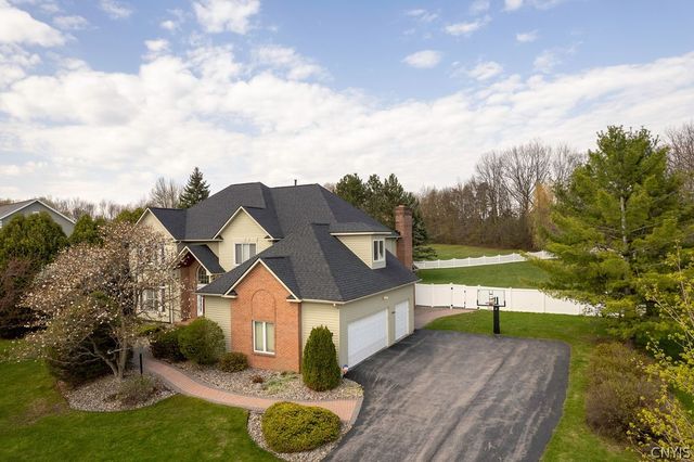 8454 Prestwick Drive, Manlius, NY 13104