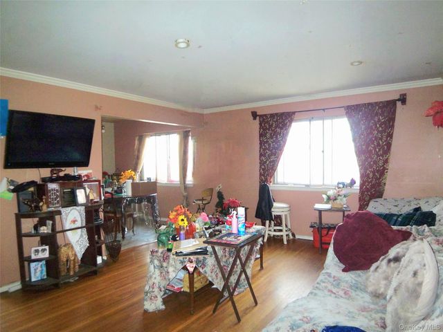 10 Teramar Way, White Plains, NY 10607