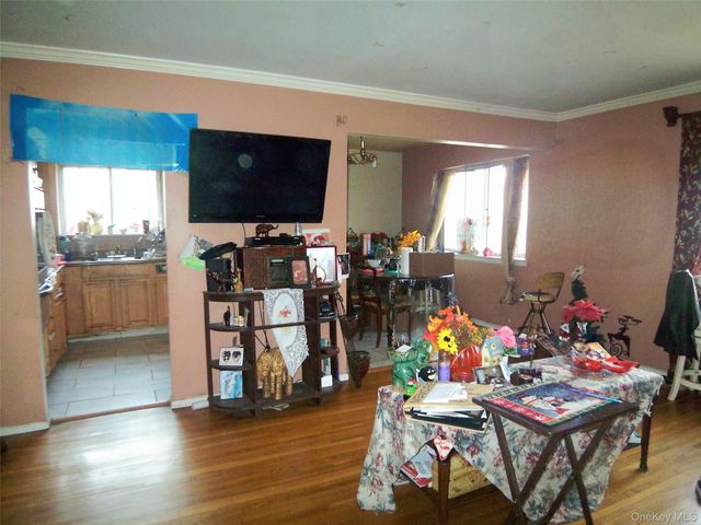 10 Teramar Way, White Plains, NY 10607