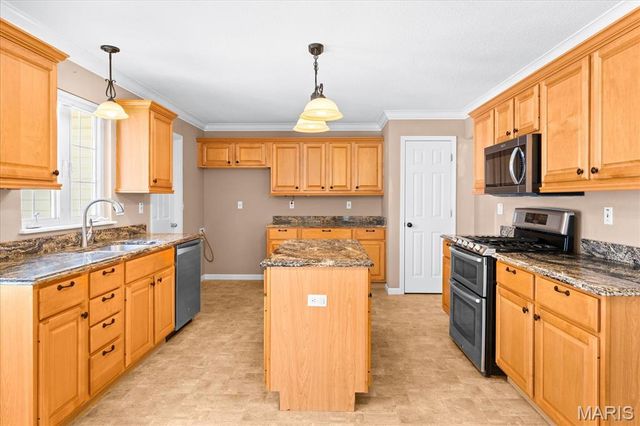2 Grandbrook Boulevard, Collinsville, IL 62234