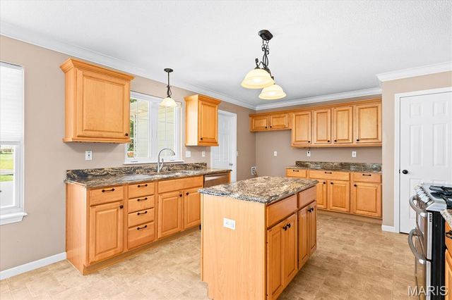 2 Grandbrook Boulevard, Collinsville, IL 62234