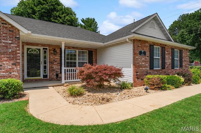 2 Grandbrook Boulevard, Collinsville, IL 62234