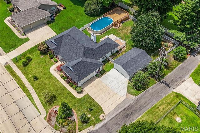 2 Grandbrook Boulevard, Collinsville, IL 62234